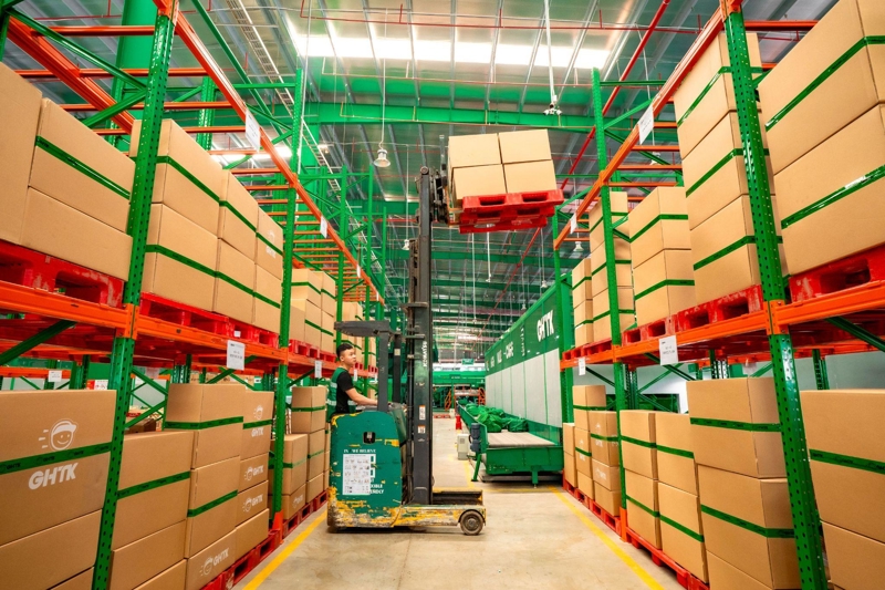 Kho chung là nơi nhiều doanh nghiệp cùng sử dụng chung không gian lưu trữ và nguồn lực