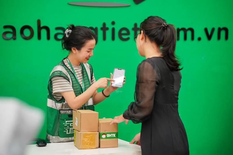 Người gửi có thể nhờ nhân viên tại bưu cục hướng dẫn khai giá