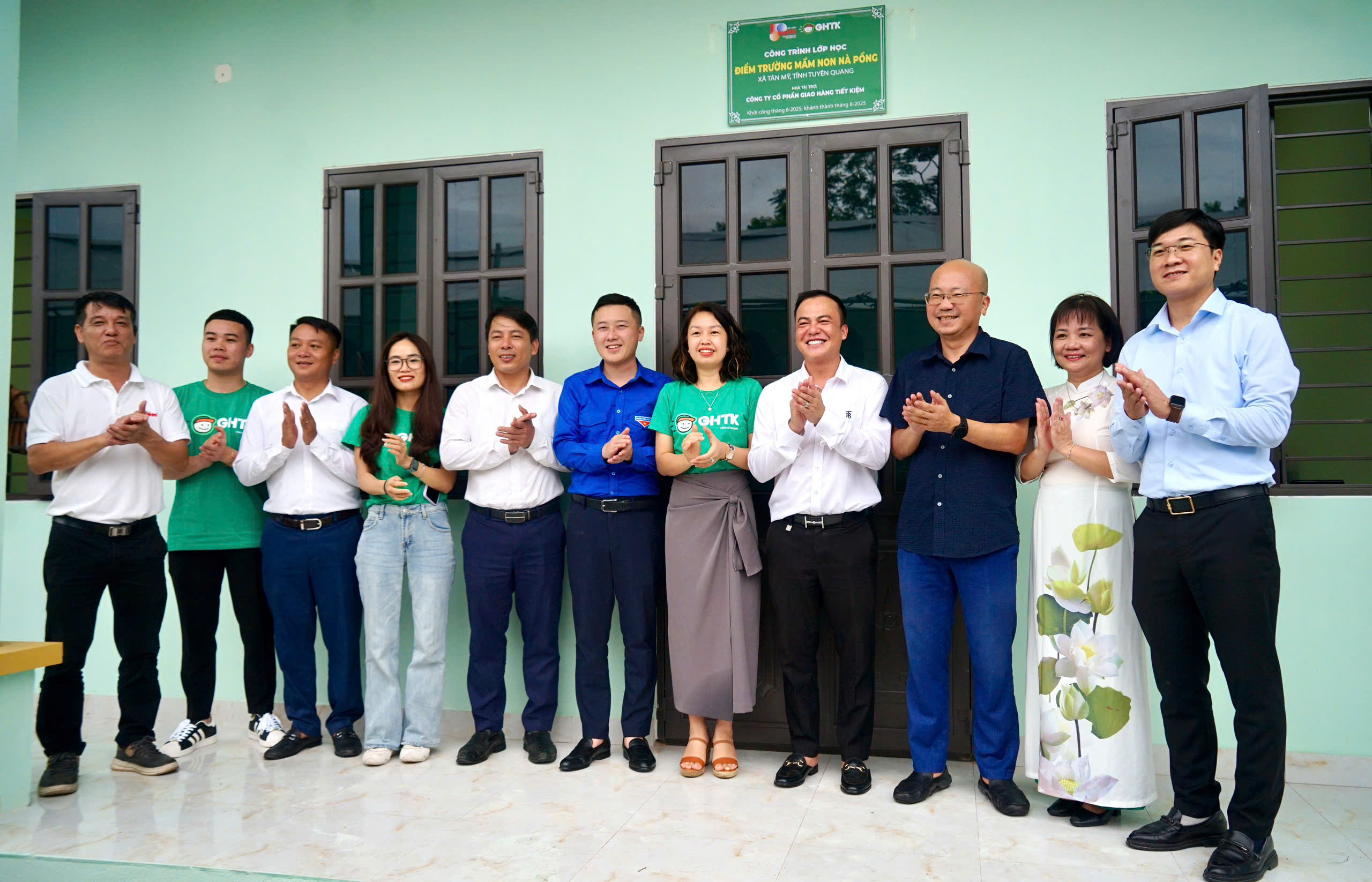 Trẻ em vùng cao được tặng phòng học mới trước ngày khai giảng