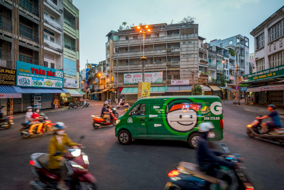 Bất kể vị trí của bạn ở đâu sau khi sáp nhập, GHTK cam kết luôn đồng hành và đáp ứng mọi nhu cầu vận chuyển hàng hóa của bạn một cách hiệu quả nhất.