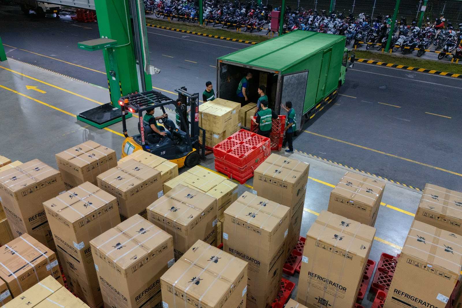 Một quy trình giao nhận được chuẩn hóa giúp sản phẩm đến tay khách đúng tình trạng ban đầu, hạn chế tối đa rủi ro trong suốt hành trình vận chuyển.