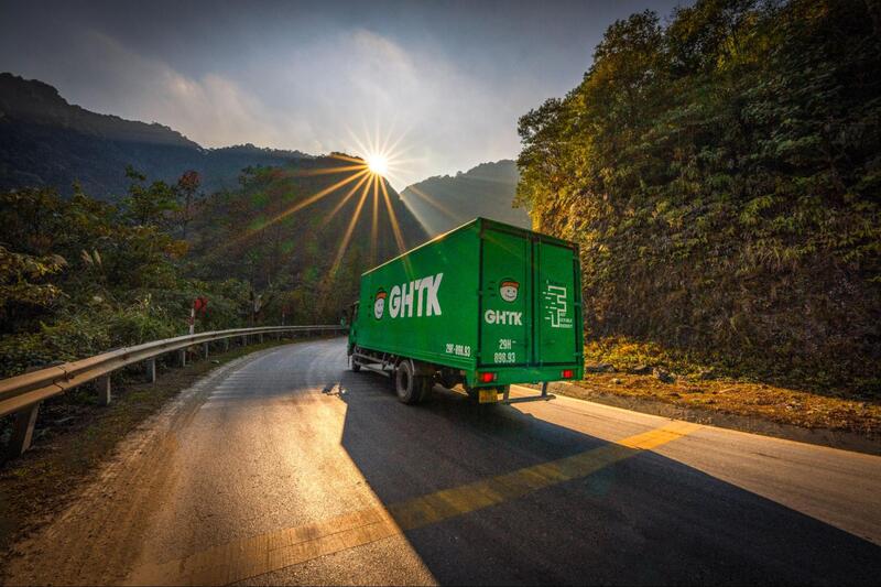 GHTK sử dụng nhiều phương tiện vận chuyển để đảm bảo việc giao hàng