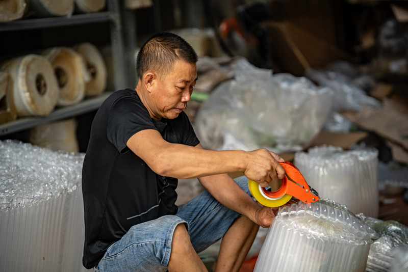Việc bọc lớp bảo vệ chống sốc là bắt buộc khi vận chuyển hàng dễ vỡ