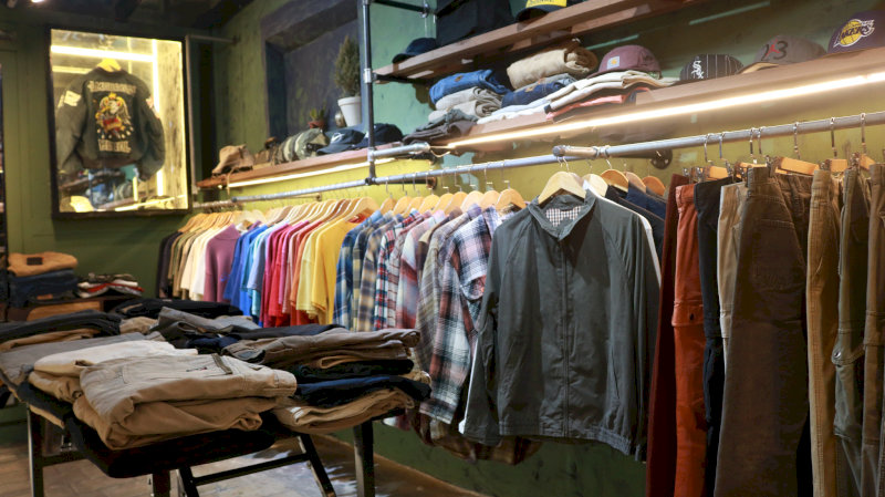 Bạn nên chọn phân khúc hàng si phù hợp với khách hàng mục tiêu để kinh doanh hiệu quả