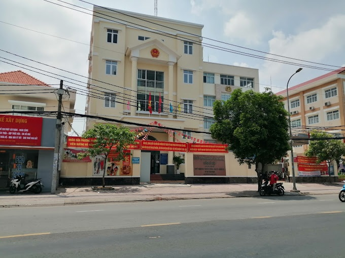 Hình ảnh trụ sở UBND phường Phú Thuận tại đường Huỳnh Tấn Phát