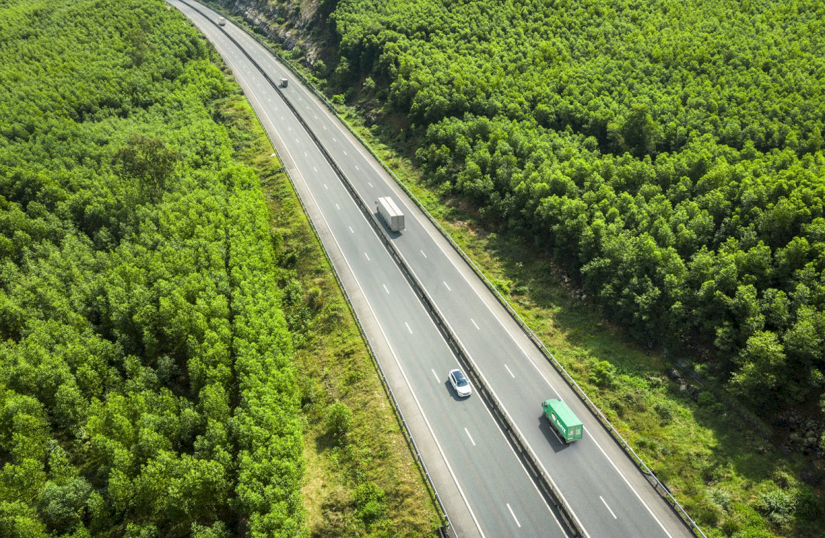 GHTK cam kết đồng hành cùng người dân trong giai đoạn chuyển đổi này với dịch vụ vận chuyển nhanh chóng, tin cậy và tiện lợi ngay tại tuyến phố quen thuộc.