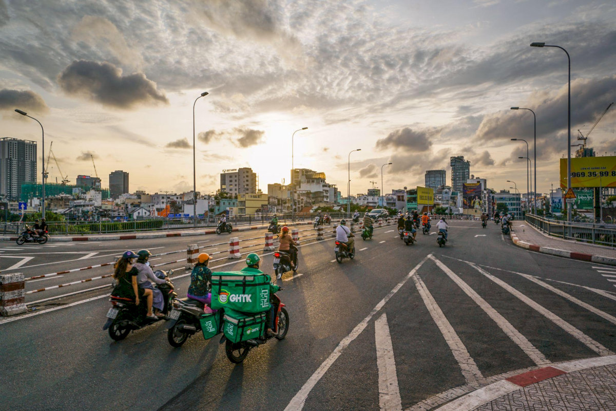 GHTK luôn cập nhật kịp thời các thay đổi về địa chỉ hành chính để đảm bảo lộ trình giao nhận diễn ra suôn sẻ, chính xác nhất.