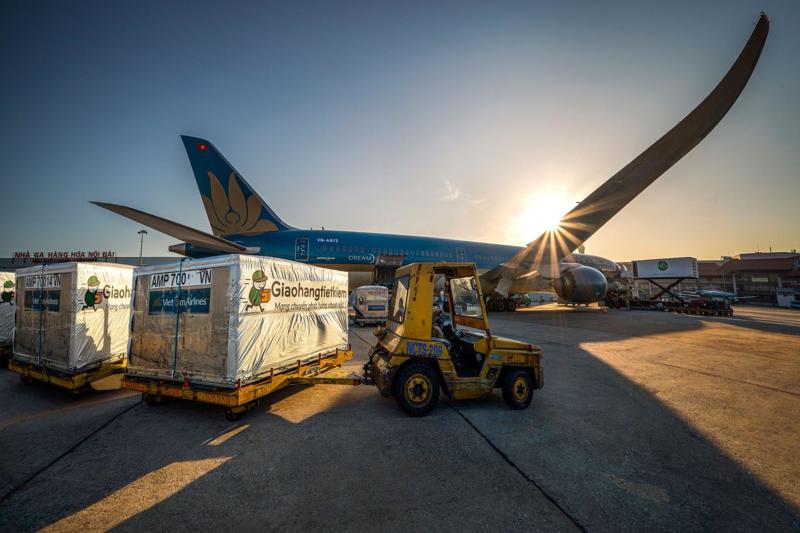 GHTK cung cấp dịch vụ vận tải đa phương thức, đảm bảo thời gian giao nhanh chóng