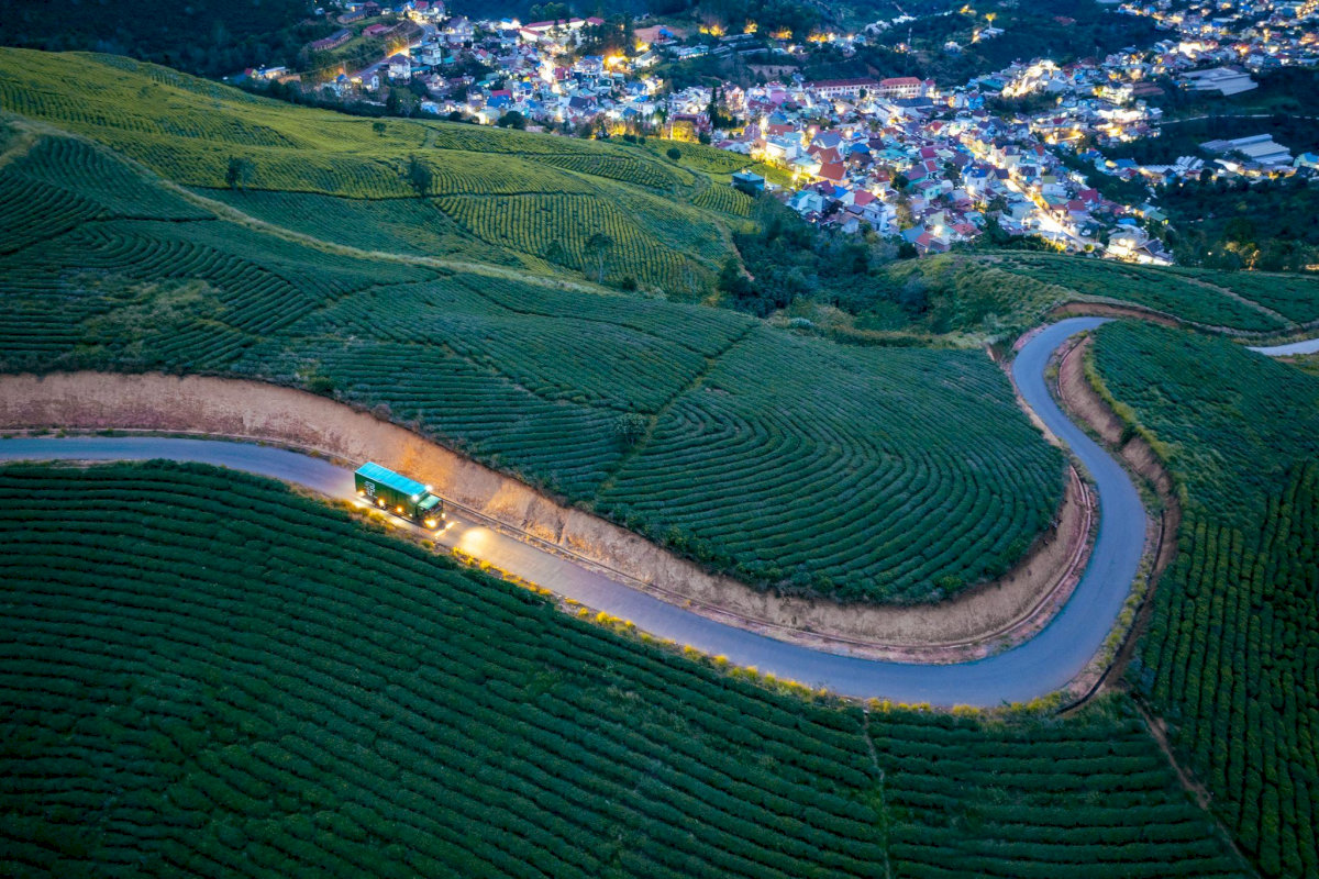 Bất kể địa chỉ hành chính có sự điều chỉnh, GHTK cam kết vẫn luôn đồng hành và đảm bảo luồng hàng hóa của bạn được vận chuyển nhanh chóng, chính xác đến từng con ngõ.