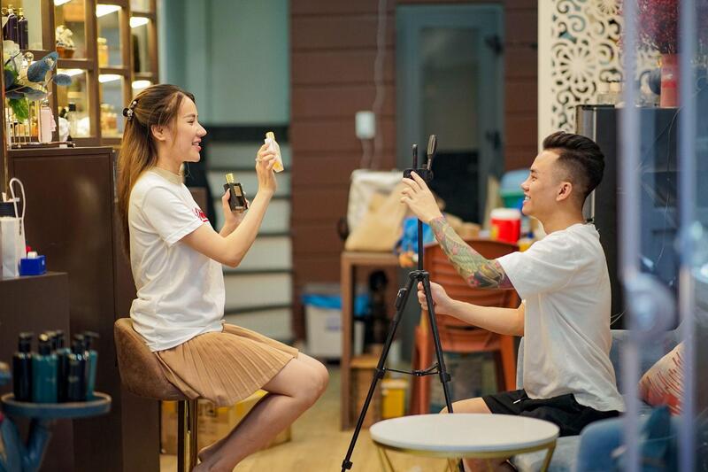 Không gian và cách thức tổ chức livestream là yếu tố quan trọng khi livestream bán hàng