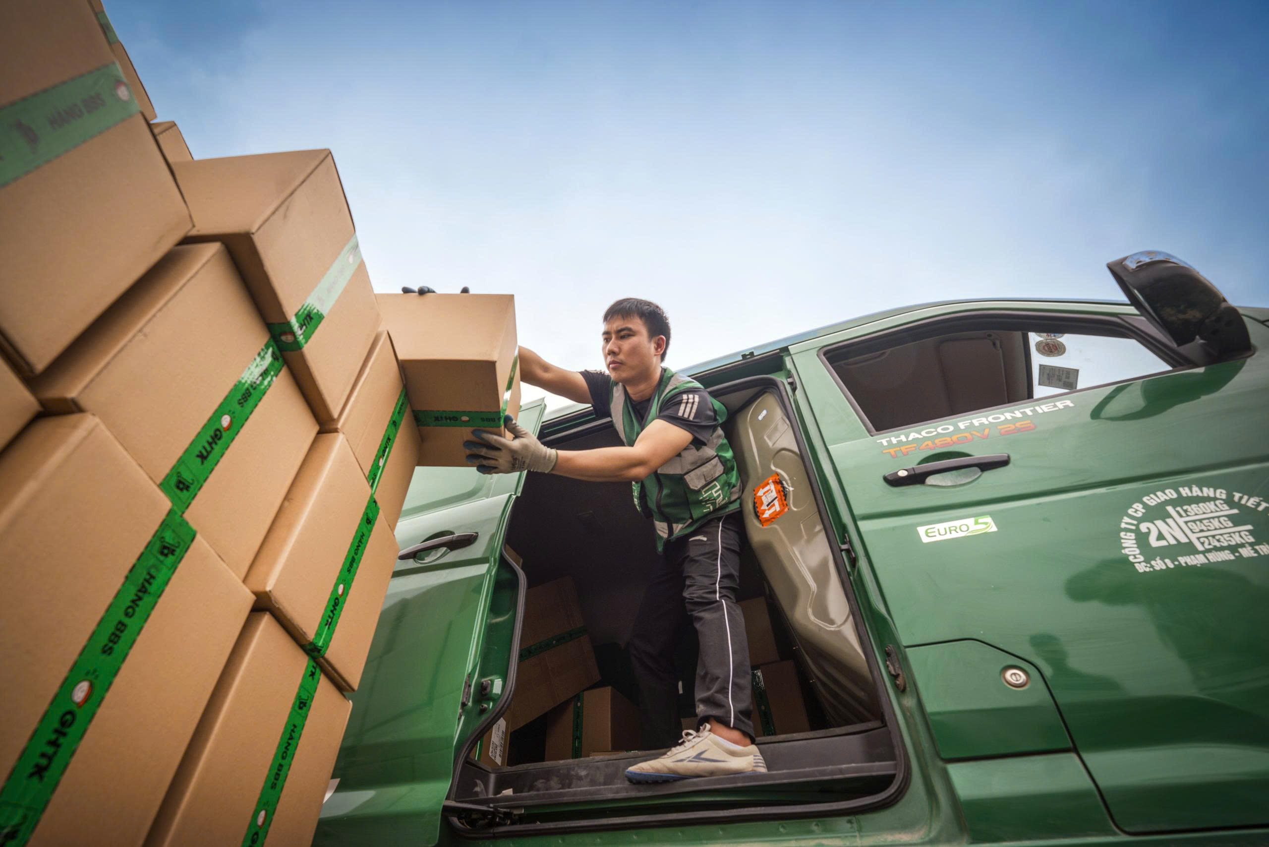 Quản lý logistics khi lượng đơn tăng vọt: Giải pháp tối ưu vận hành cho doanh nghiệp FMCG